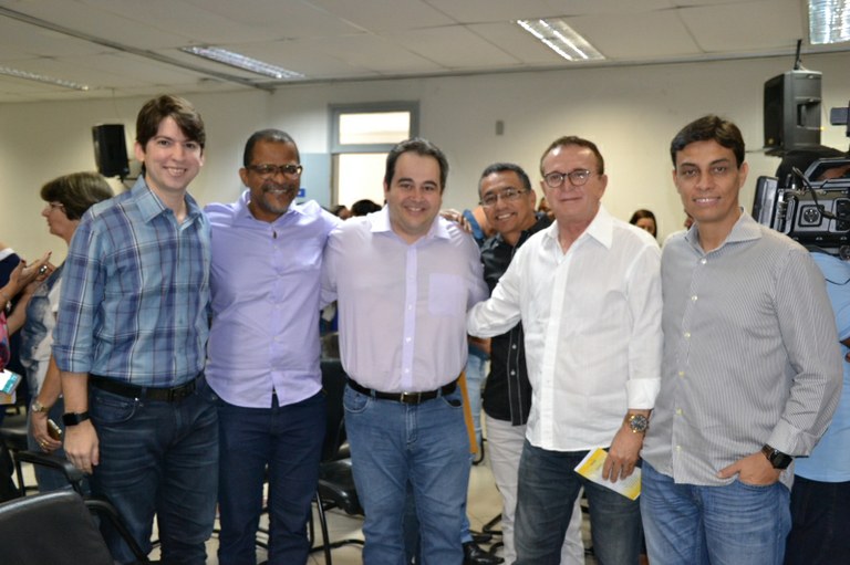 Parlamentares aplaudem entrega de certificados na Prefeitura de Aracaju