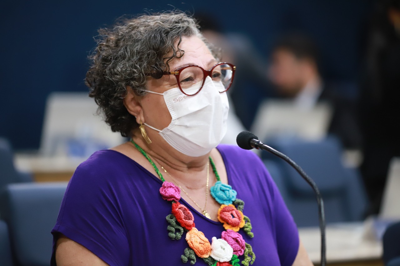 Passe Livre, licitação e acessibilidade: Ângela Melo questiona SMTT sobre transporte público em Aracaju