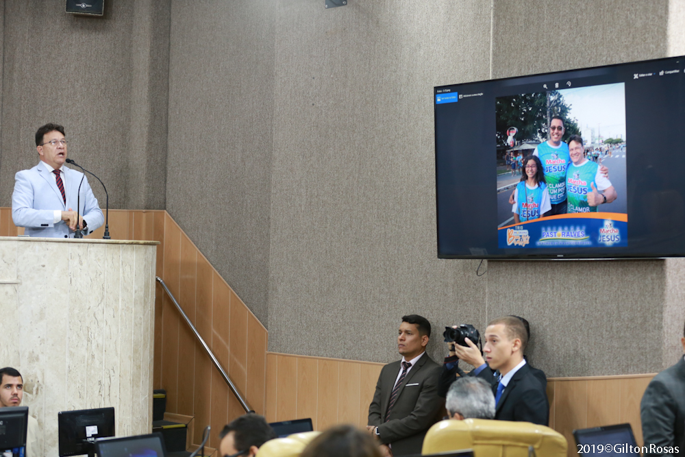 Pastor Alves comemora sucesso de Marcha para Jesus 2019