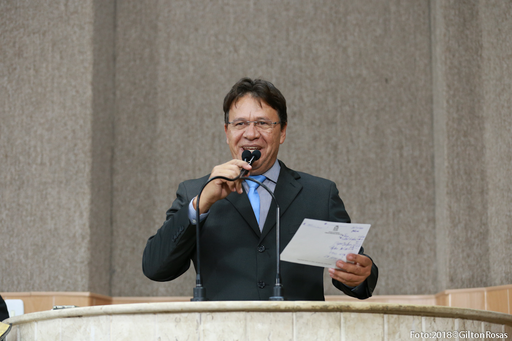 Pastor Alves comunica Sessão Especial em comemoração ao Dia da Bíblia