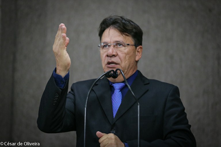 Pastor Alves convida a todos a se filiarem ao Partido Republicanos