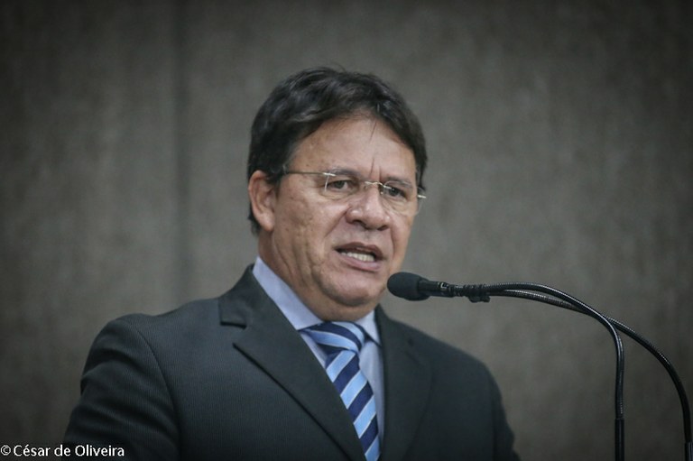 Pastor Alves lamenta o pronunciamento do deputado Francisco Gualberto