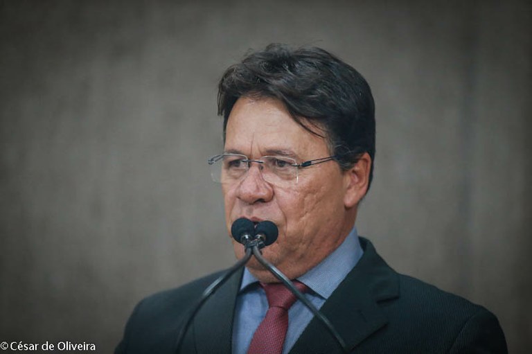 Pastor Alves parabeniza Bolsonaro e Belivaldo pela vitória