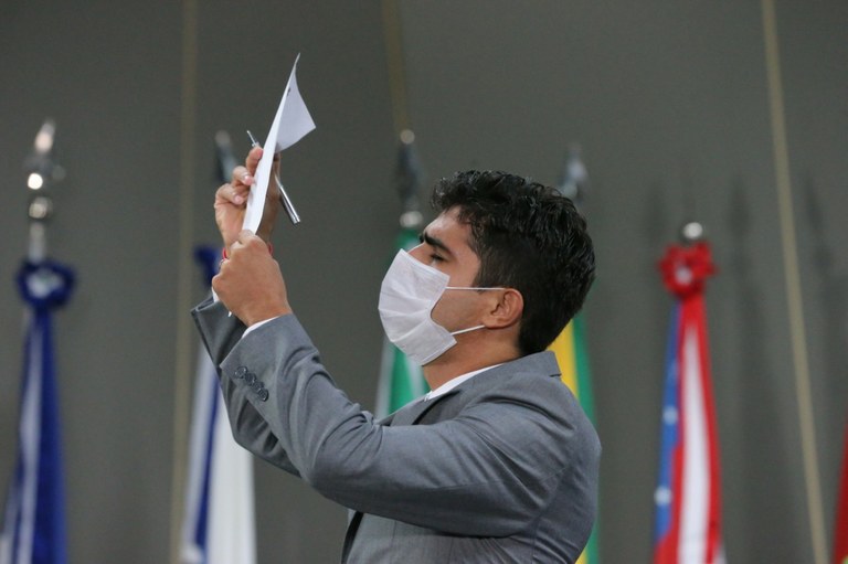 Pastor Diego inicia mandato com intensas ações