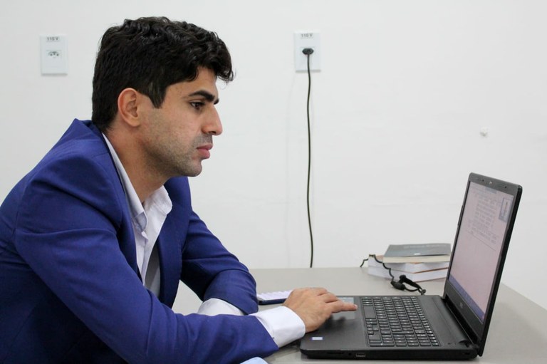 Pastor Diego pede suspensão ou desconto de 50% na taxa de ocupação de espaço público cobrada aos feirantes