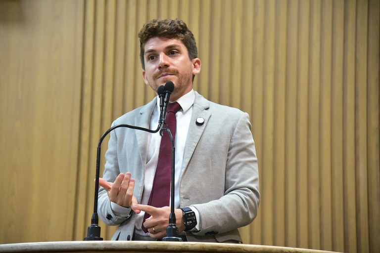 Patinetes elétricos: Breno Garibalde parabeniza iniciativa, mas alerta sobre uso inadequado 