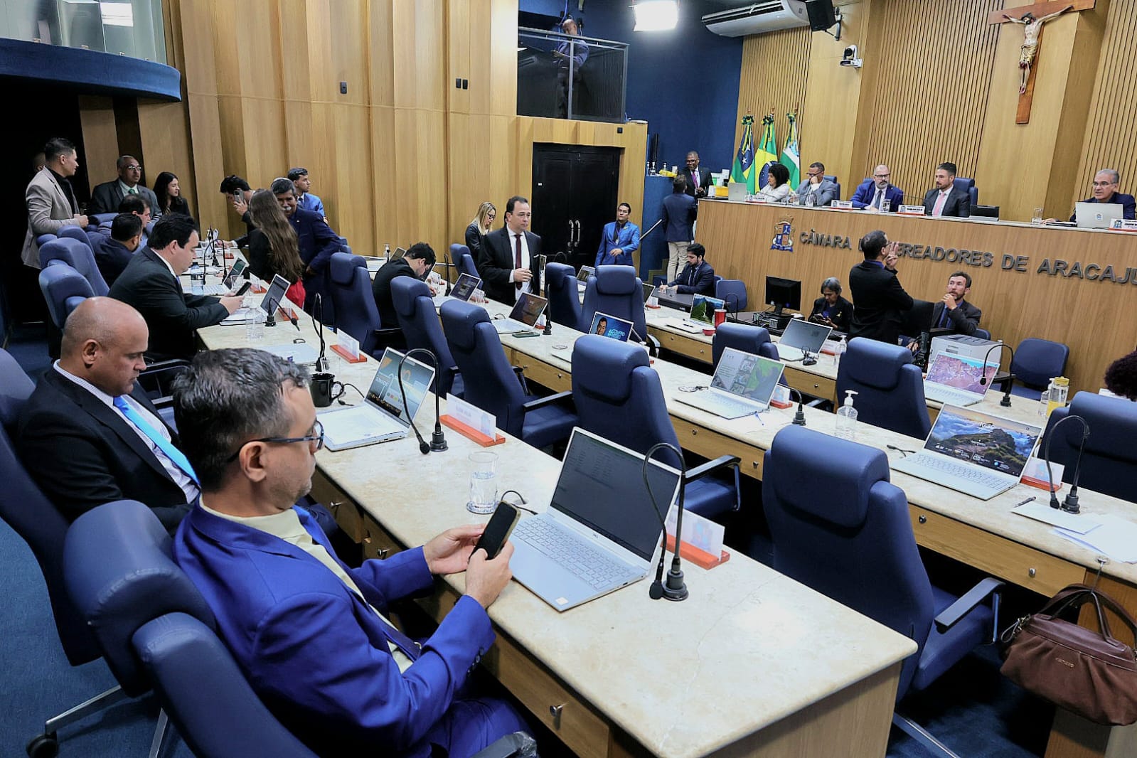  PEC da Blindagem, Dia Internacional de Línguas de Sinais e Investimentos na Saúde são temas abordados no Grande Expediente da CMA