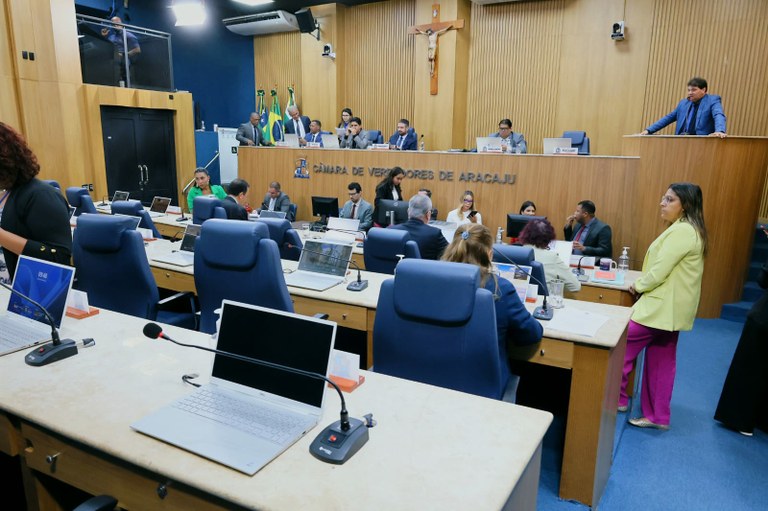 Pequeno Expediente destaca esporte, saúde, meio ambiente e debates sobre direitos trabalhistas