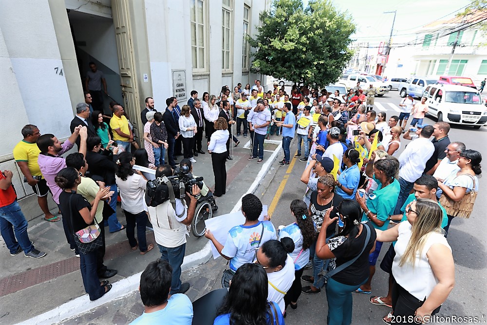Pessoas com deficiência lotam Câmara de Vereadores e reivindicam direitos