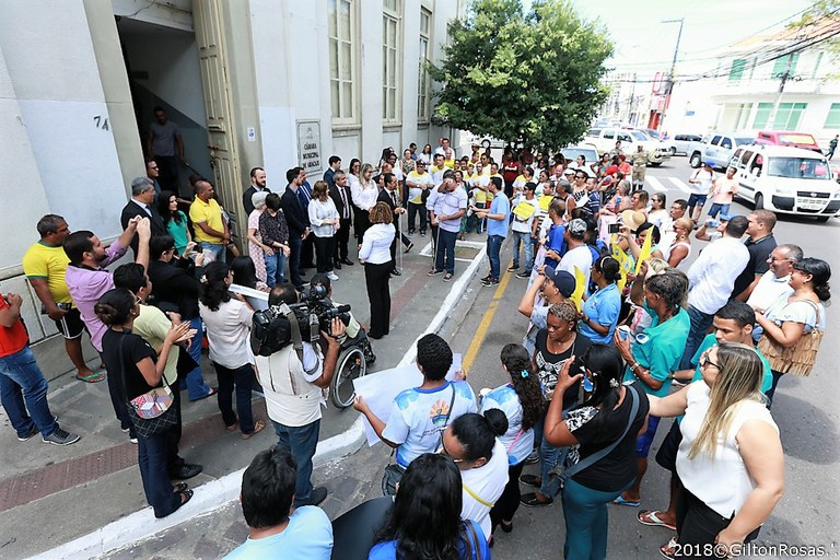 Pessoas com deficiência lotam Câmara de Vereadores e reivindicam direitos