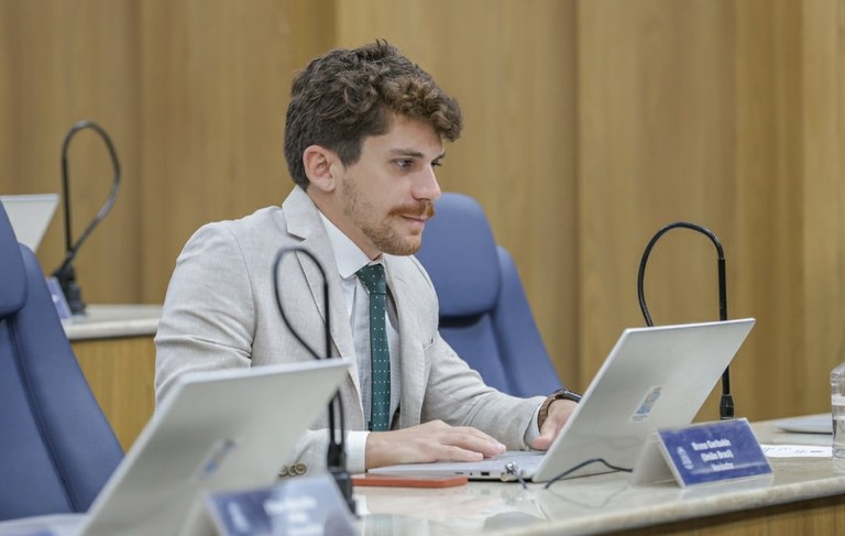 PL que prevê pagamento de tributos por meio de Pix é aprovado na Câmara