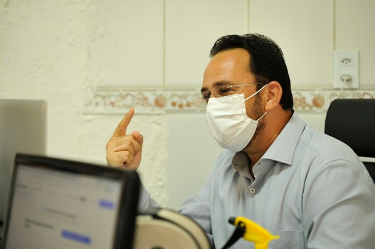 PL de Fábio Meireles que pune postos com venda de combustível adulterado é aprovado em 2º discussão