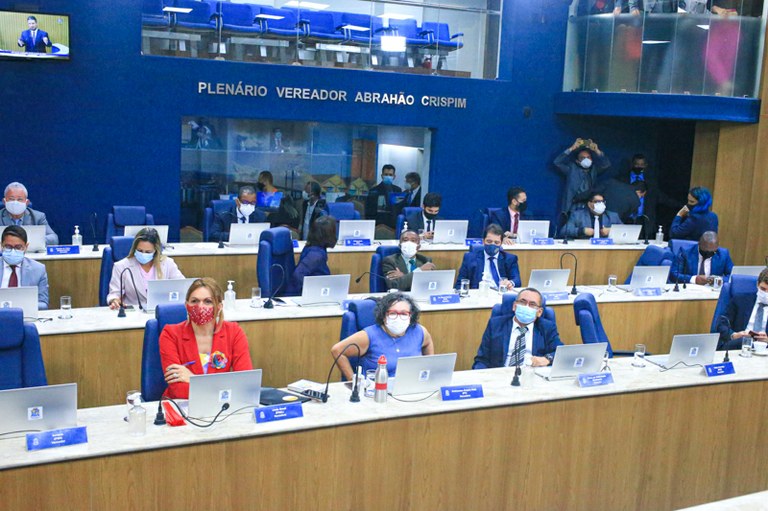 Plenário aprecia onze proposituras nesta quarta-feira