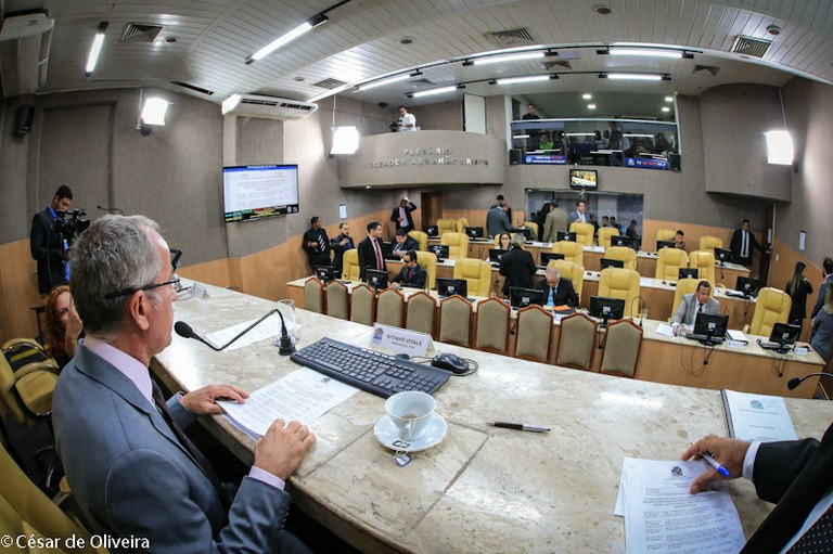 Plenário aprecia 11 Projetos de Lei nesta terça-feira