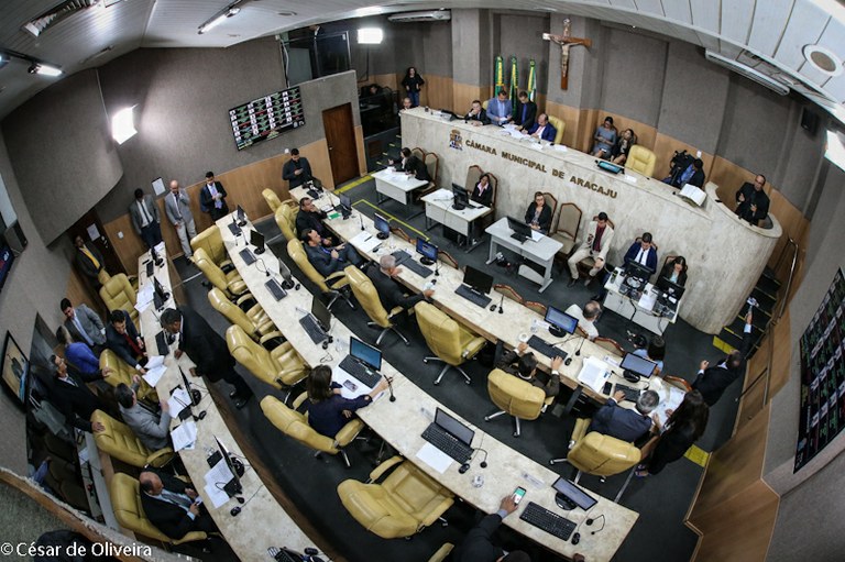 Plenário mantém dois vetos do Executivo