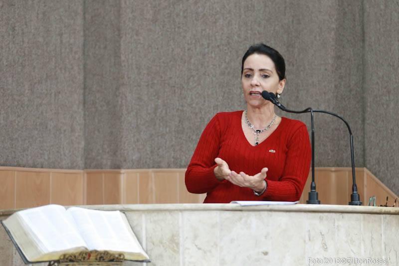 "Por que querem abafar a CPI do Lixo?", indaga Emília Corrêa