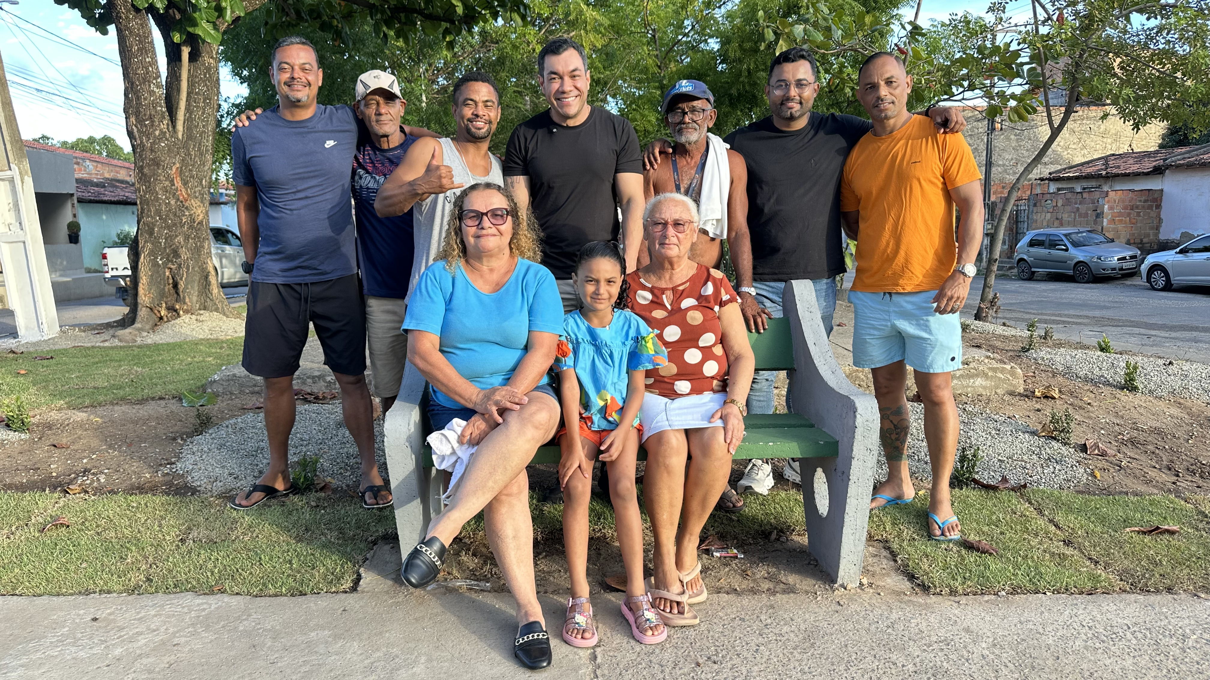 Praça no Santa Maria é revitalizada após solicitação do vereador Levi Oliveira 