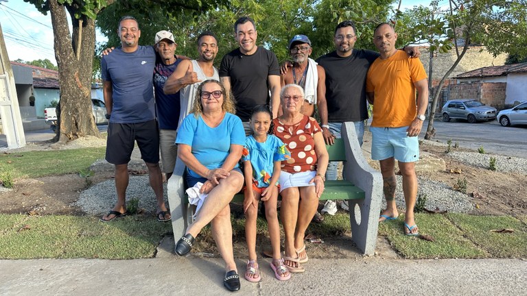 Praça no Santa Maria é revitalizada após solicitação do vereador Levi Oliveira 