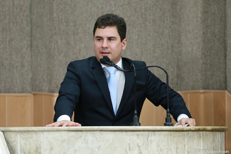 Presidente Bolsonaro sanciona lei e vereador Armando Batalha Júnior enxerga avanços na defesa de mulheres vítimas de violência