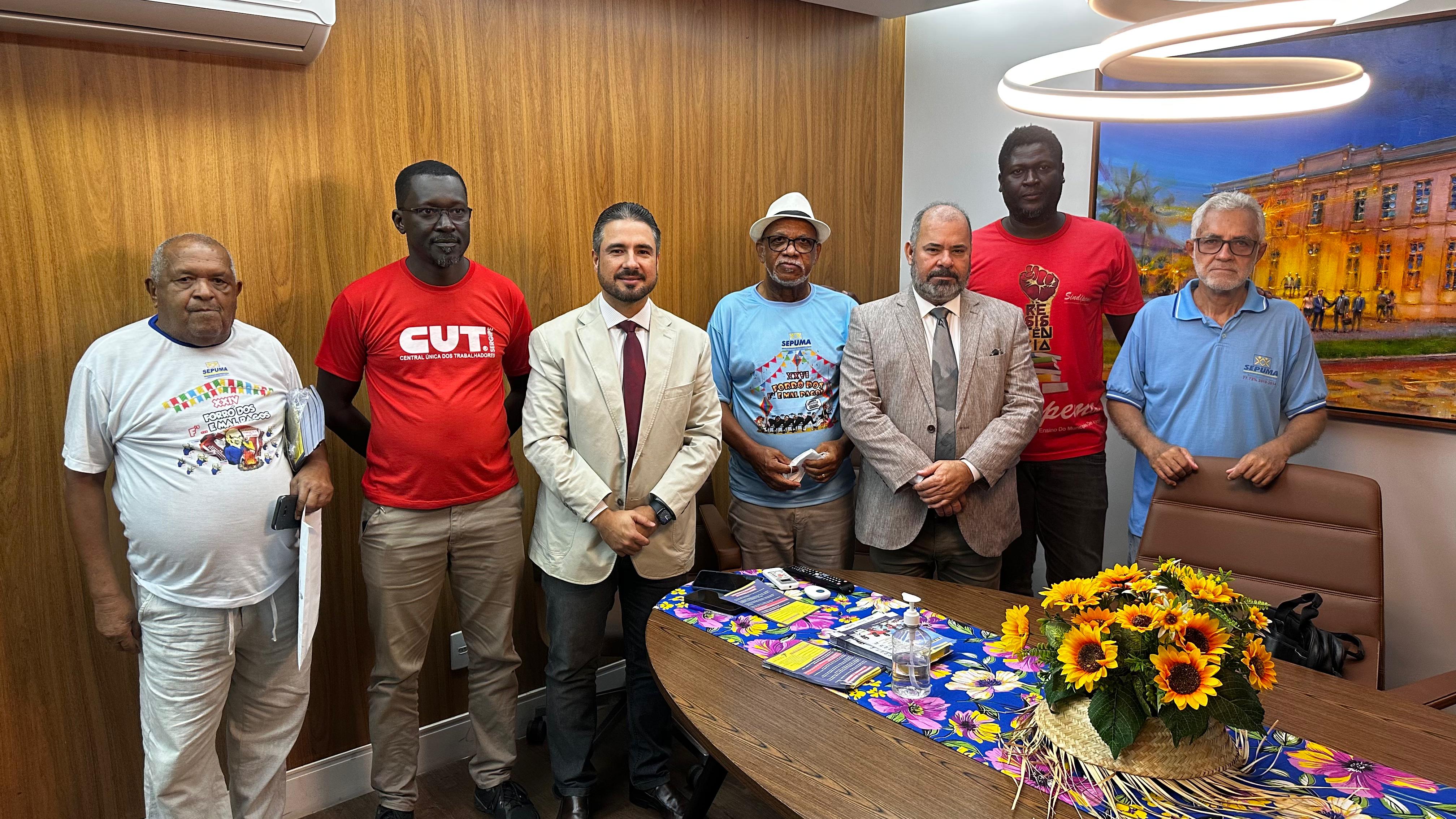 Presidente da Câmara de Aracaju recebe sindicatos dos servidores municipais e se compromete a cobrar reajuste salarial