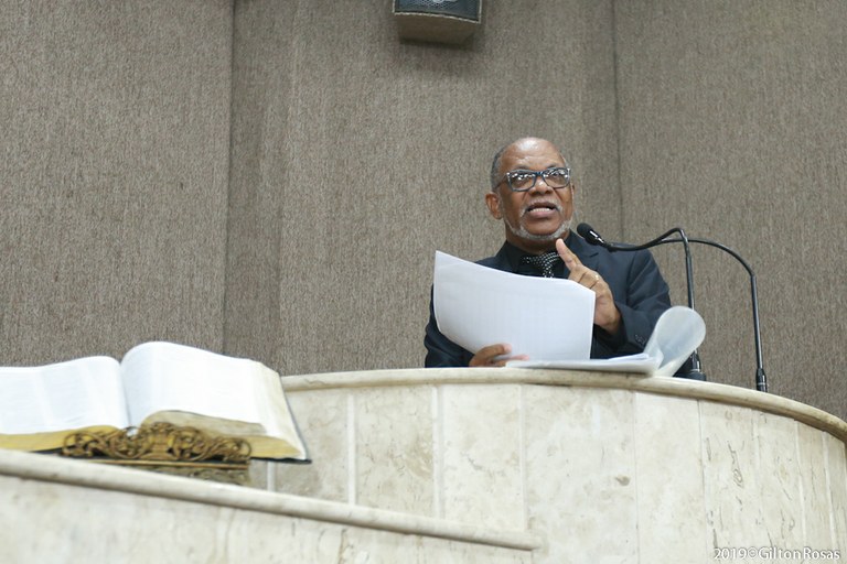 Presidente do Sepuma critica falta de reajuste nos salários dos servidores em Tribuna Livre