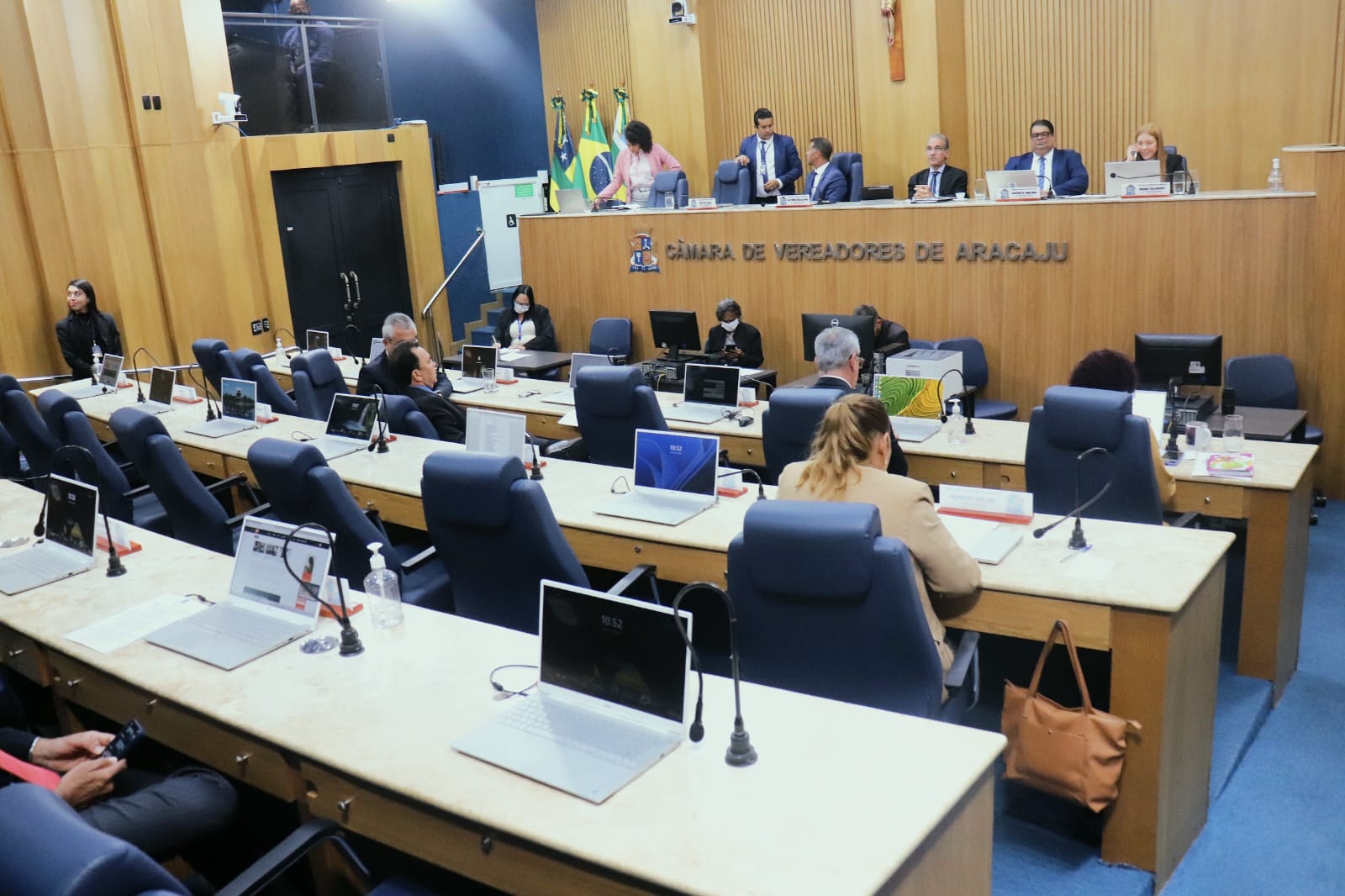 Presidente do Sindipema utiliza tribuna da Câmara Municipal de Aracaju e critica reajuste linear anunciado pelo Executivo 