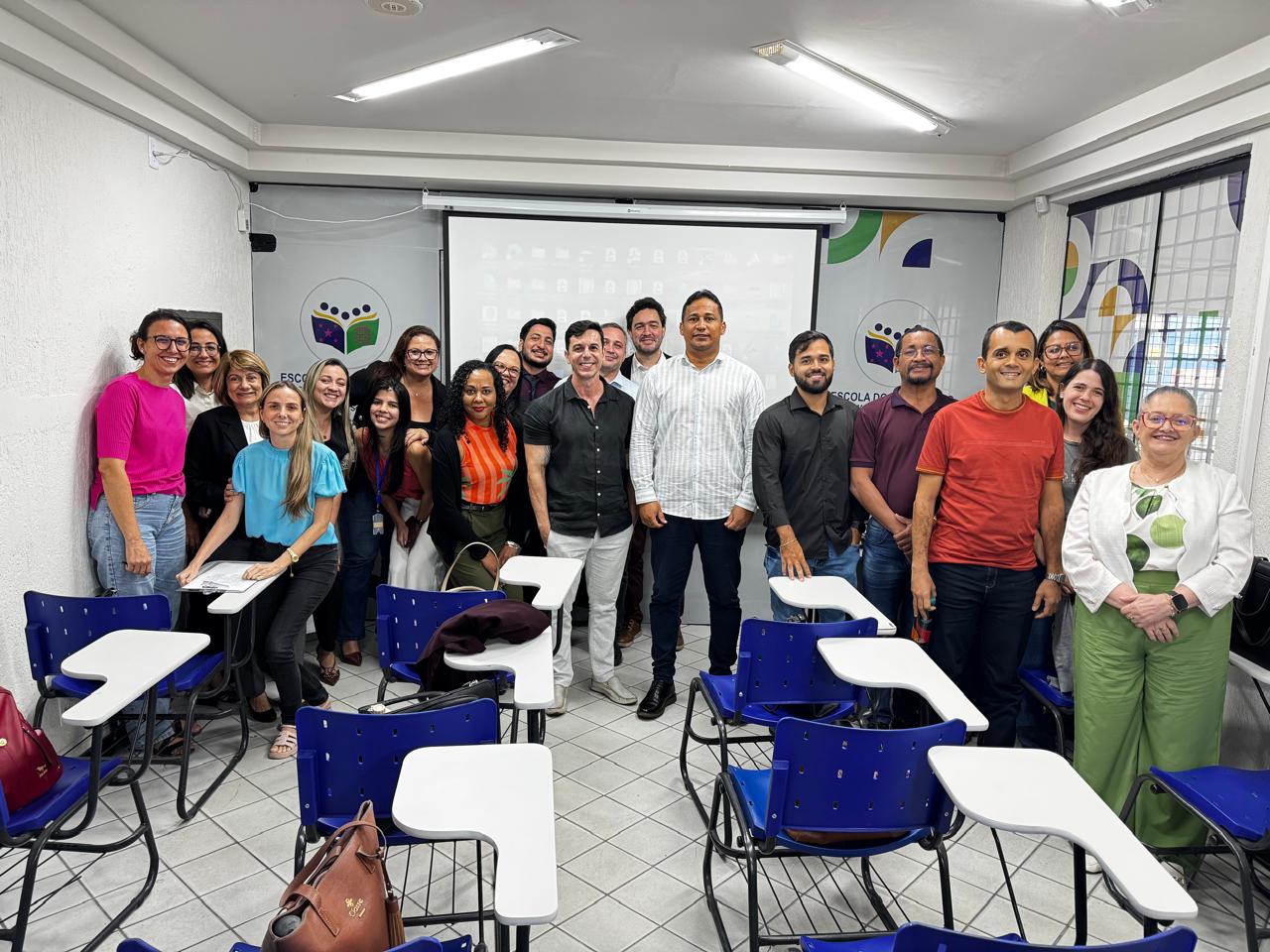 Prevenção e cuidado: Escola do Legislativo de Aracaju promove palestra sobre saúde auditiva