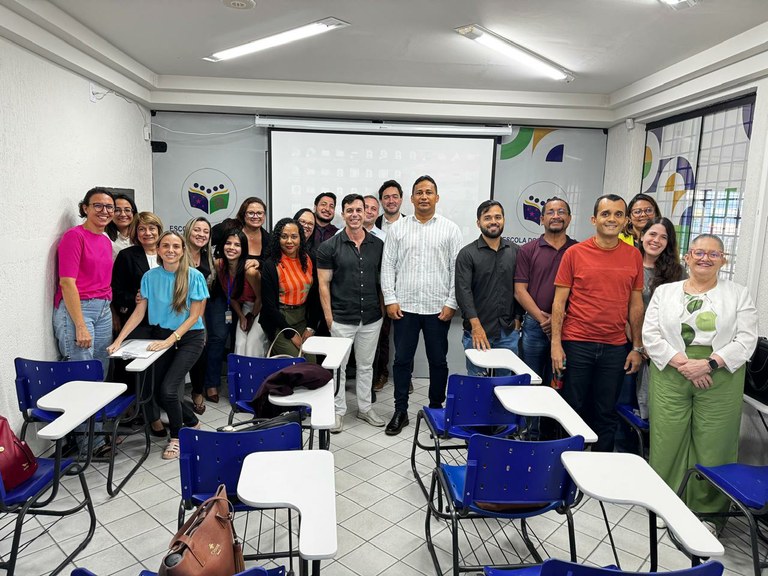 Prevenção e cuidado: Escola do Legislativo de Aracaju promove palestra sobre saúde auditiva