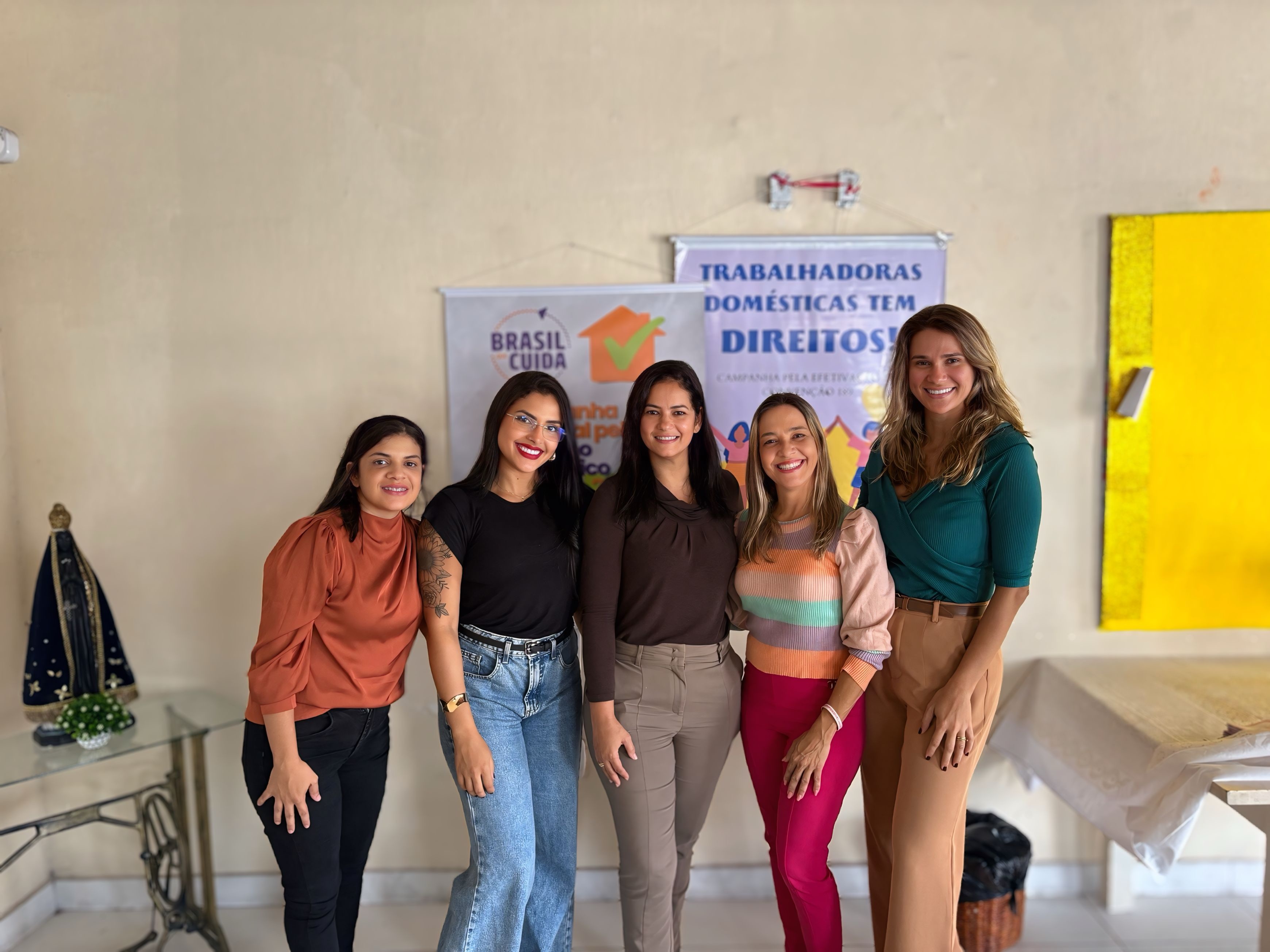 Procuradoria da Câmara de Vereadores de Aracaju e Superintendente Sheyla Galba visitam o Sindicato das Empregadas Domésticas de Sergipe