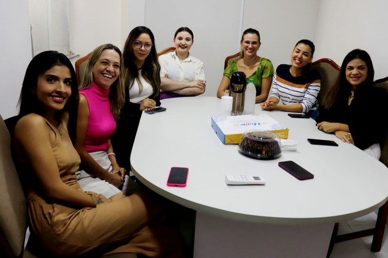 Procuradoria da Mulher recebe visita da Comissão de Defesa dos Direitos das Mulheres da OAB 