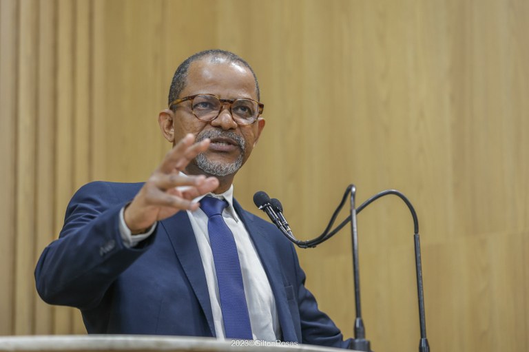 Professor Bittencourt destaca e parabeniza Memorial de Sergipe professor Jouberto Uchôa