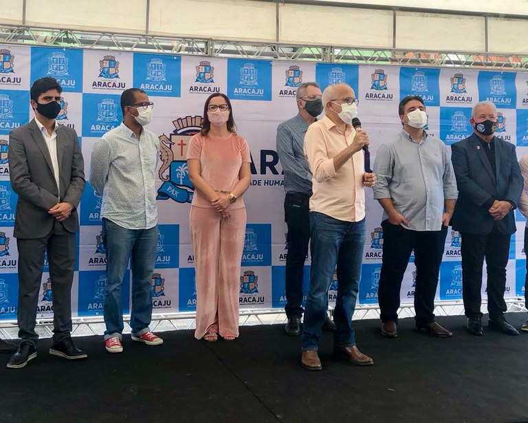 Professor Bittencourt prestigia reinauguração da Praça Princesa Isabel