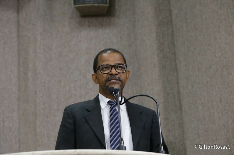 Professor Bittencourt relata as dificuldades dos forrozeiros