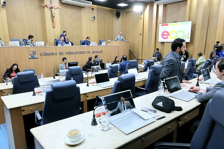 Professor da UFS apresenta na Tribuna Livre projeto de prevenção às doenças deformantes da coluna vertebral 