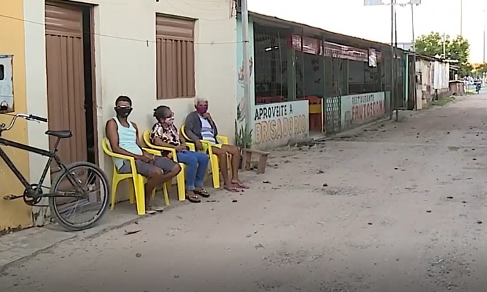 Professora Ângela Melo manifesta apoio às famílias da Prainha, no Bairro Industrial
