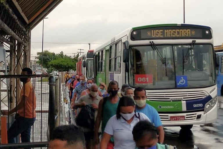 Professora Ângela Melo volta a defender reajuste zero na tarifa do transporte público em Aracaju