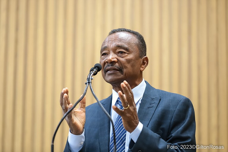 Projeto de Dr. Manuel Marcos quer permitir que médicos receitem casas para moradores de rua 