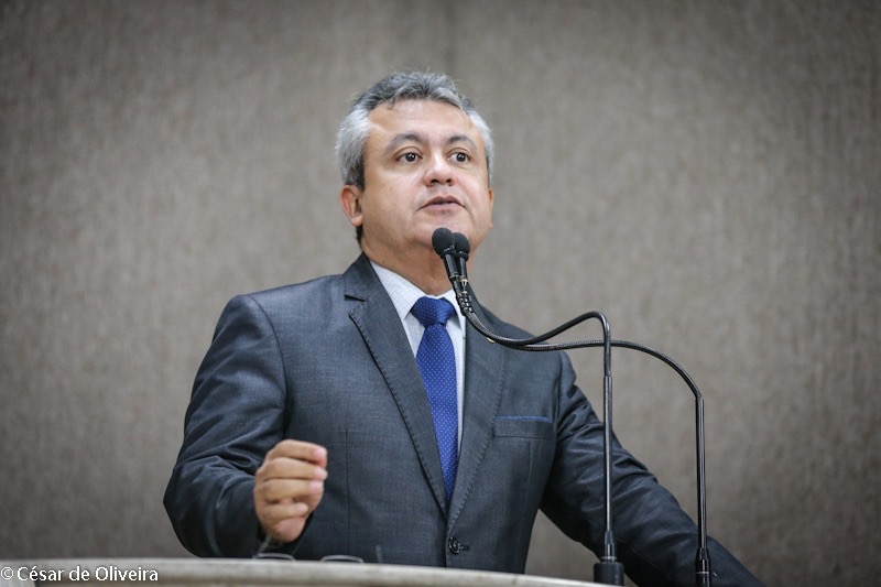 Projeto de Elber proíbe obras em Aracaju em horário de rush