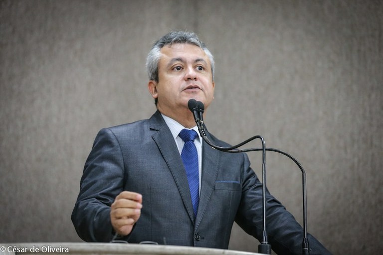 Projeto de Elber proíbe obras em Aracaju em horário de rush