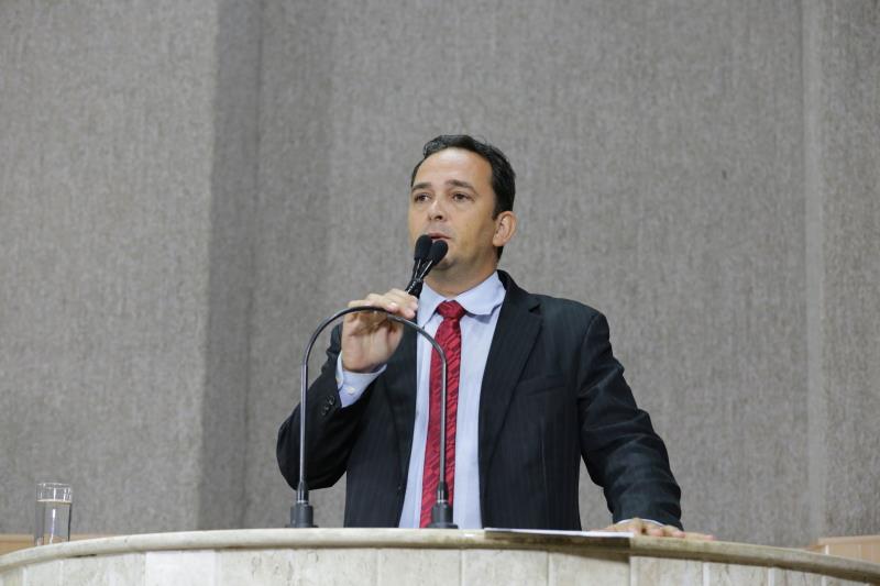 Projeto de Fábio Meireles prevê implantação de bueiros inteligentes em Aracaju