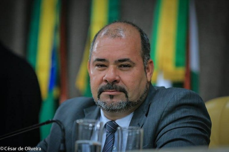 Projeto de Isac prevê que sociedade "adote" escola municipal