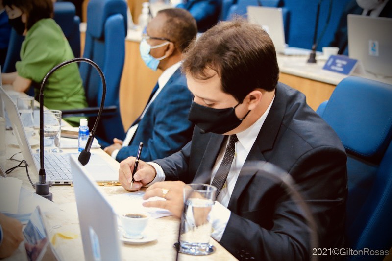 Projeto de Sávio vai combater a automutilação de jovens em Aracaju