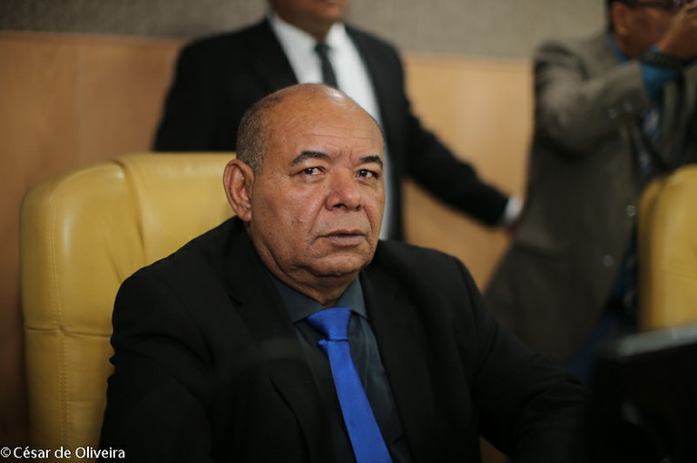 Projeto de Seu Marcos que penaliza proprietários de linhas telefônicas que passam trote para o Samu é aprovado