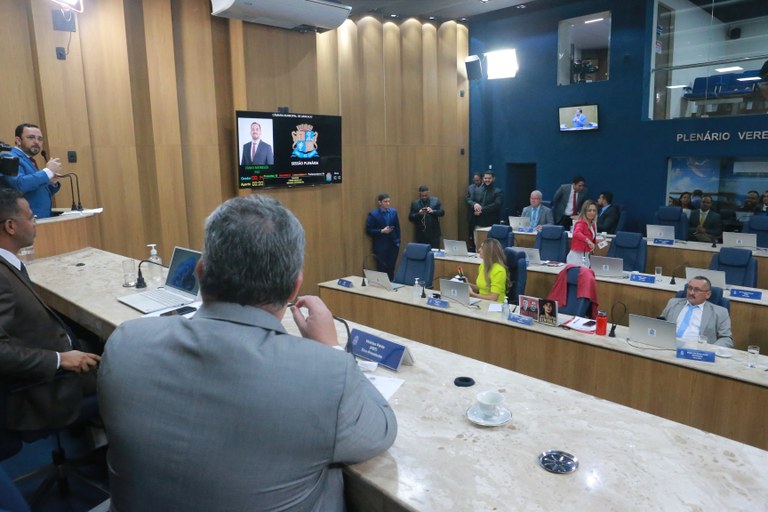 Propositura que estabelece limite da remuneração do subsídio dos servidores é aprovado em 2ª discussão 