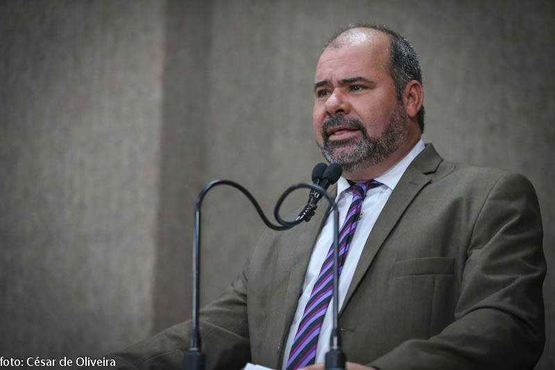 "Quem quer o fim da CPI da Saúde quer a manutenção da morte" diz Isac sobre a possível paralisação dos trabalhos das CPIs