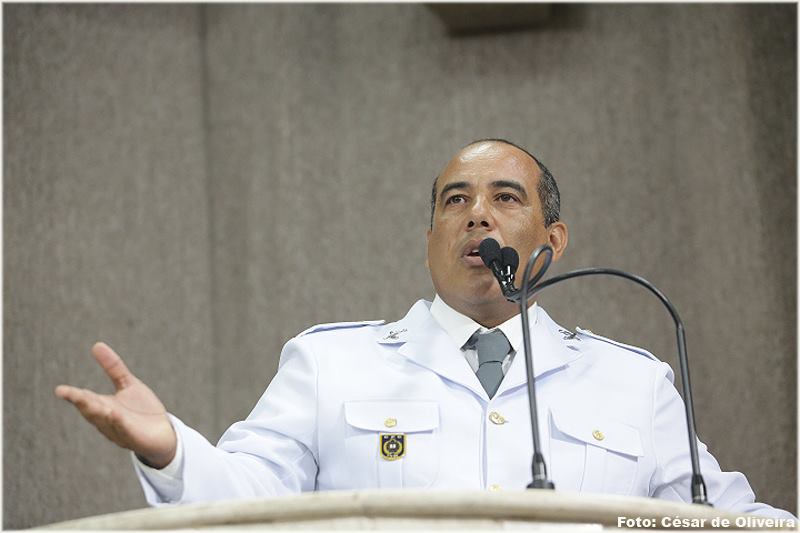 'Quem votar contra a CPI do Lixo está votando contra o povo', afirma vereador Cabo Amintas