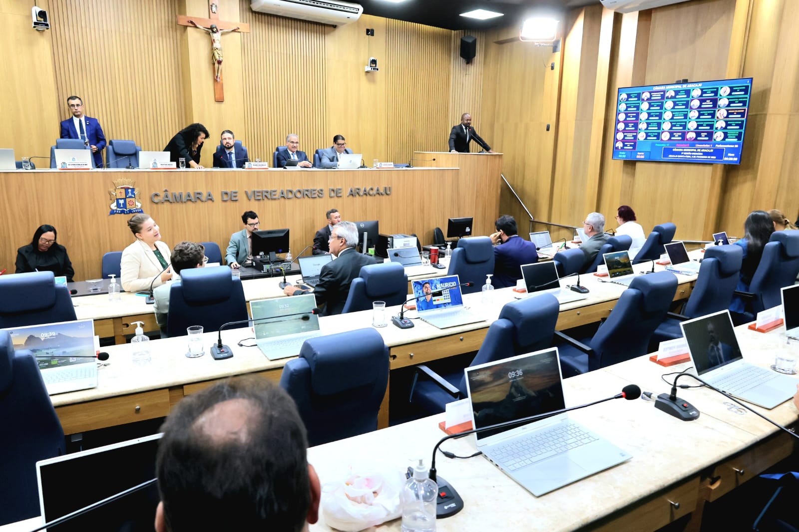 Recapeamento das ruas, ano eleitoral, revitalização do Centro e incentivo ao empresariado foram assuntos no Grande Expediente da CMA