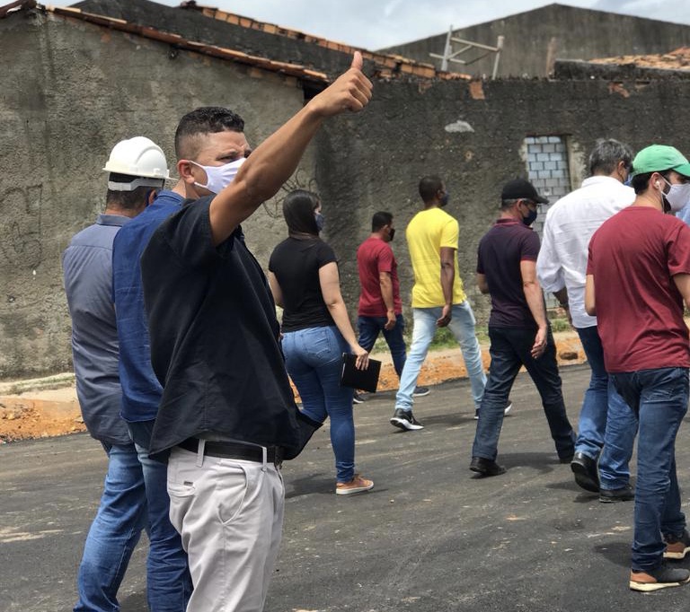 Reeleito, Soneca visita obra do canal e avisa: “sofrimento está perto do fim”