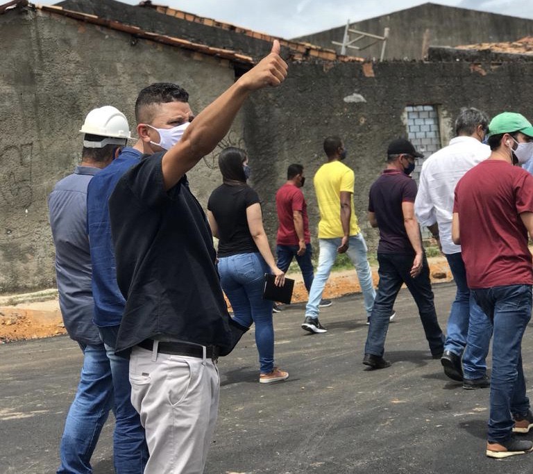 Reeleito, Soneca visita obra do canal e avisa: “sofrimento está perto do fim”