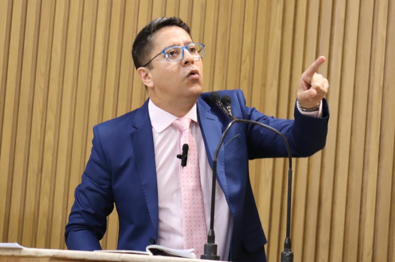 Ricardo Marques alerta para valor de quase R$ 700 milhões para nova licitação do lixo 